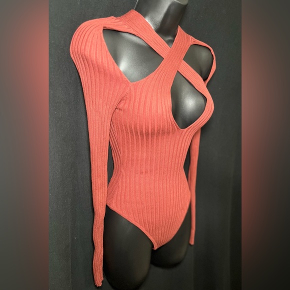 Fashion nova body suit - Picture 5 of 5